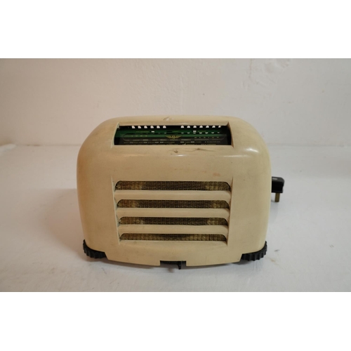 309 - A vintage Kolster-Brandes Limited Bakelite radio.