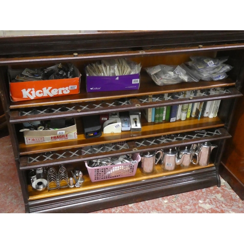 231 - A vintage stacking three shelf barrister bookcase (a/f), measuring 128cm x 36cm x 111cm.