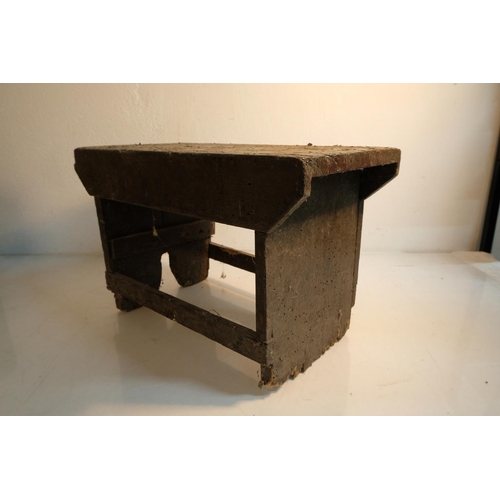 296 - A vintage carpenters stool. Measuring 30x25x46cm