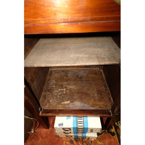 324 - A stunning antique mahogany and inlay sideboard with gallery back. Measuring 92x189x49cm