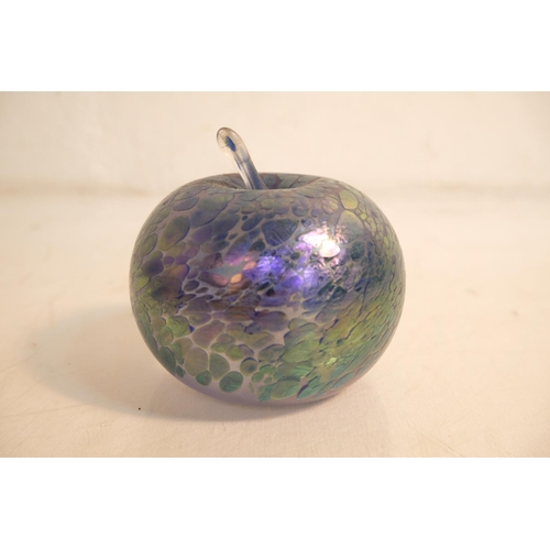 332 - A vintage paperweight in the style of an apple.