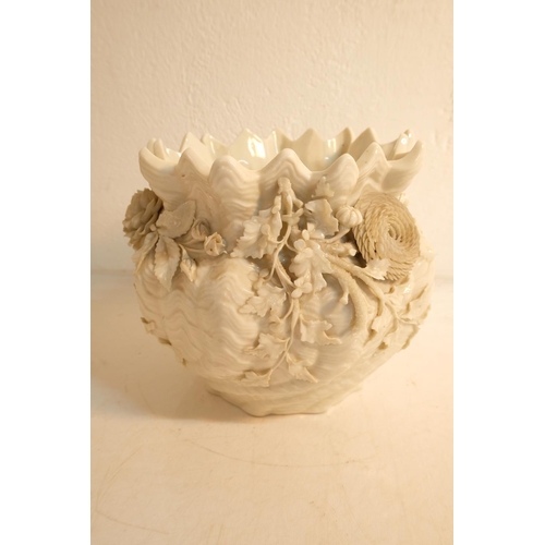 390 - A stunning Belleek planter with floral encrusted detail (a/f).