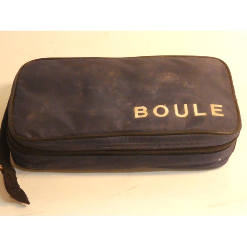 447 - A vintage cased set of Boule's.