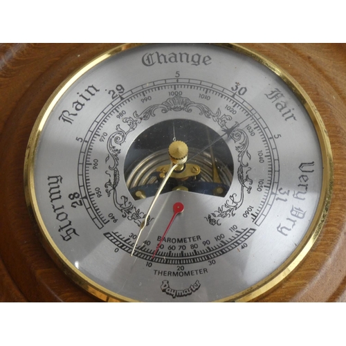 127 - A vintage Aneroid barometer.