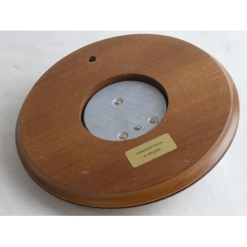 127 - A vintage Aneroid barometer.