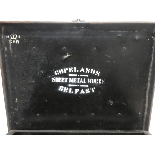 147 - A large metal trunk/ chest, measuring 42cm x 62cm x 52cm.