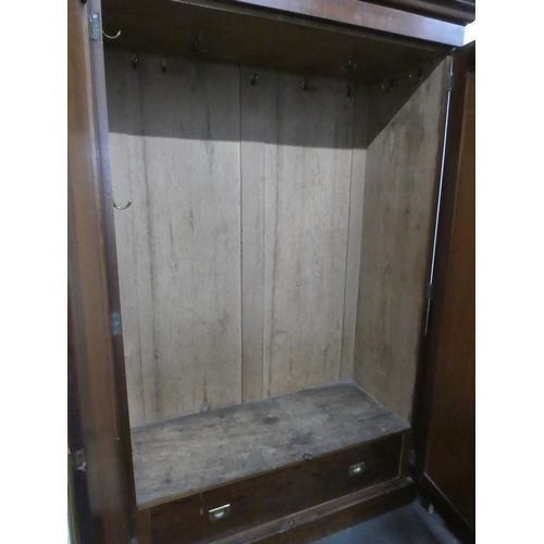 153 - A stunning antique/ Victorian mahogany wardrobe.