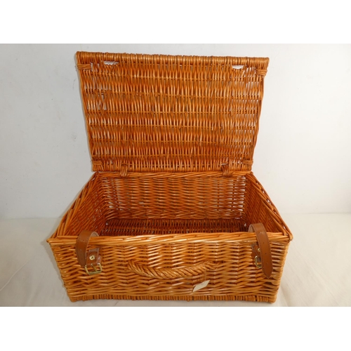 279 - A Fortnum & Mason picnic basket.