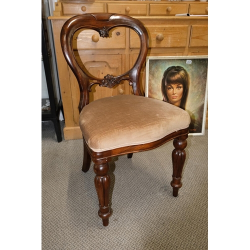 560 - A stunning set of four antique mahogany dining room chairs.