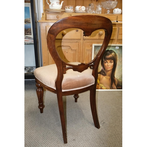 560 - A stunning set of four antique mahogany dining room chairs.