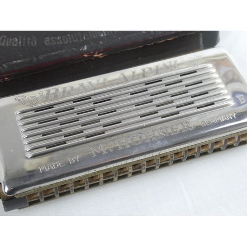 173 - A vintage boxed M Hohner 'Bravi Alpini' Harmonica.