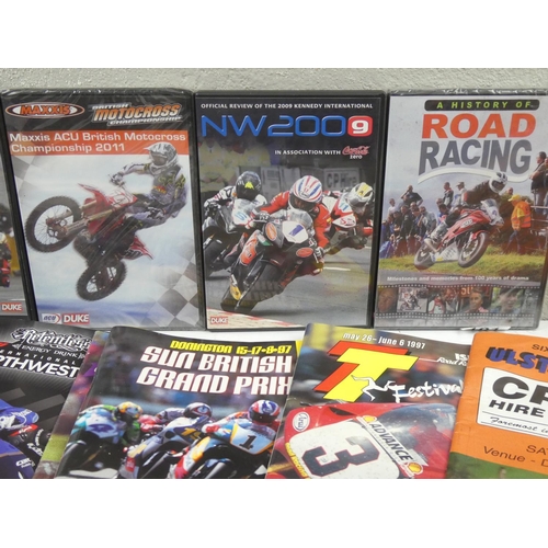 101 - A large collection of North West 200, Ulster Grand Prix, Isle of Man souvenir magazines and similar ... 