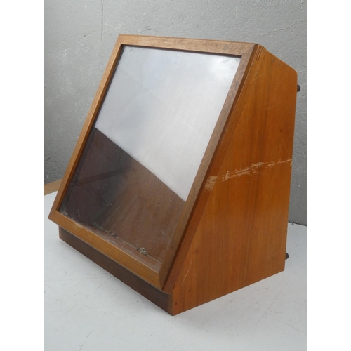 127 - A table top cigar display case.