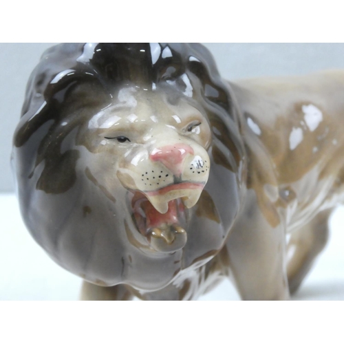 190 - A Melba Pottery lion.