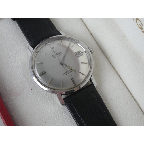 158 - A stunning vintage/ 1960s Gents Omega Automatic Seamaster De Ville wristwatch with date window, on l... 