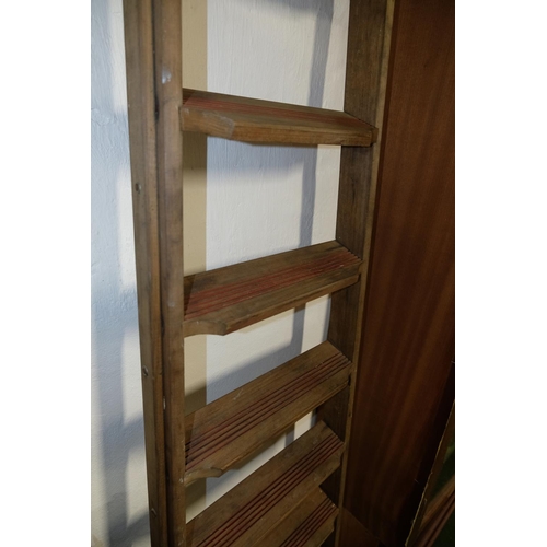 453 - A stunning large set of Prestige library/shop steps, measuring 9ft.