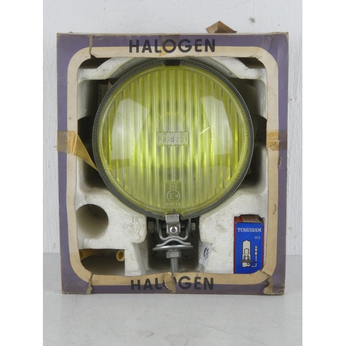 382 - A boxed vintage Raydyot halogen fog light.