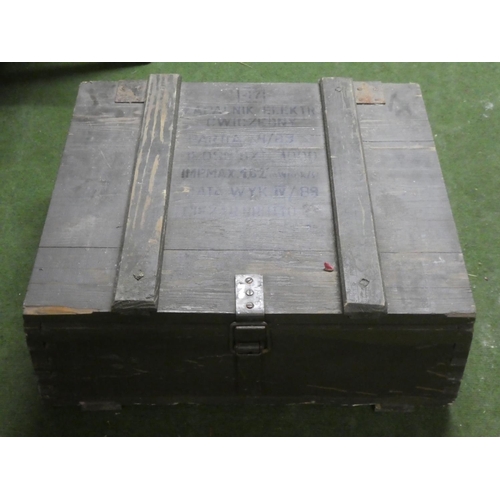 285 - A vintage wooden military ammo crate, measuring 21