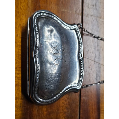 204 - A stunning antique sterling silver finger purse, monogrammed 'M', dated 1919. Total weight, 57.8g.