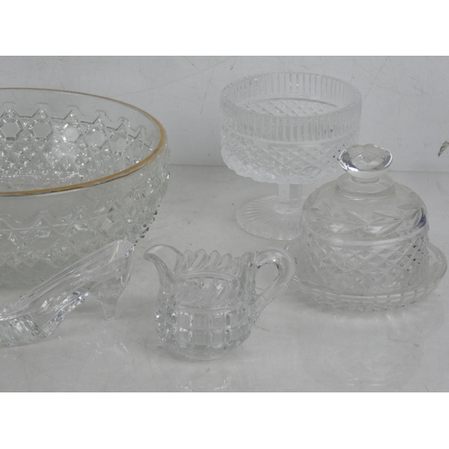 77 - A Tyrone crystal table lighter and ashtray, a Galway crystal lidded butter dish, a Tyrone crystal fo... 