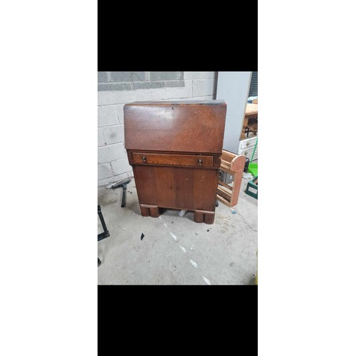 140 - A vintage writing bureau.