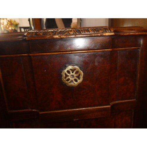 78 - A stunning antique walnut bombe dressing table with mirrors, measuring 48