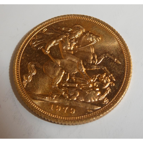 267 - A 1979 Queen Elizabeth full gold sovereign coin.