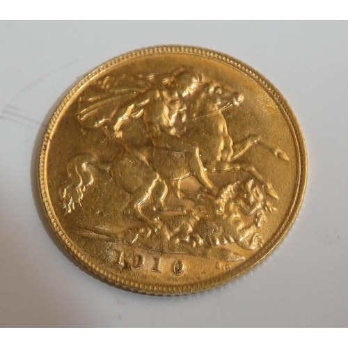 269 - A 1910 Edward VII gold half sovereign coin.