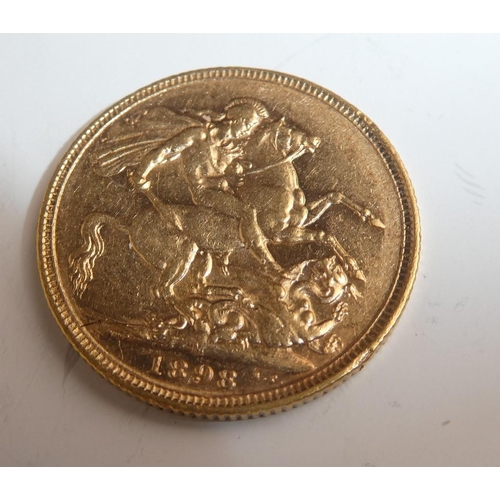 271 - A 1898 Queen Victoria full gold sovereign coin.