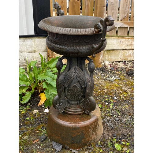 332 - A superb antique cast iron two handled urn/fountain with bird design pedestal base, measuring 34