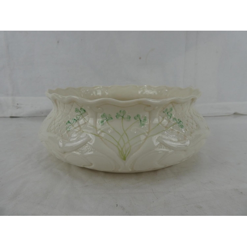 91 - A Belleek pottery 'Dalriada' fruit bowl.