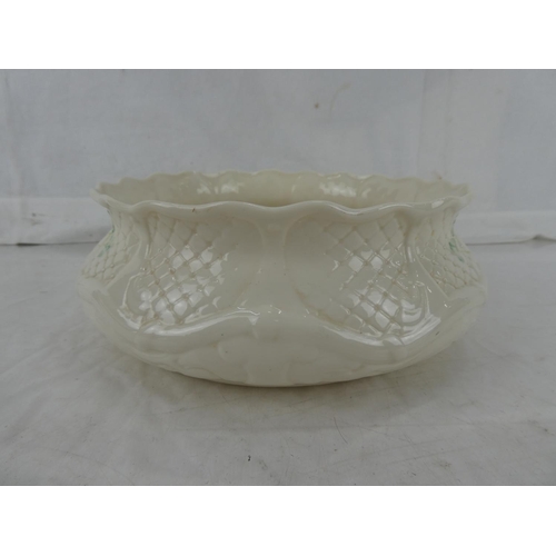 91 - A Belleek pottery 'Dalriada' fruit bowl.