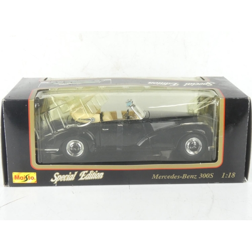 248 - A boxed Maisto Special Edition Mercedes-Benz 300s toy car.