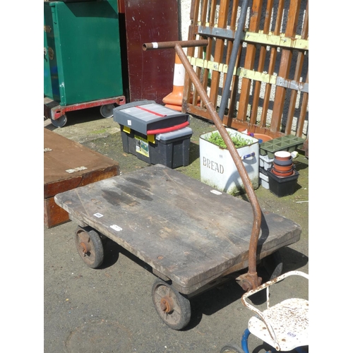 608 - A vintage Slingsby railway cart, measuring 36