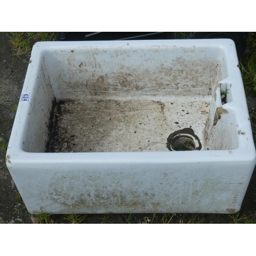 624 - A large Belfast sink, measuring 18