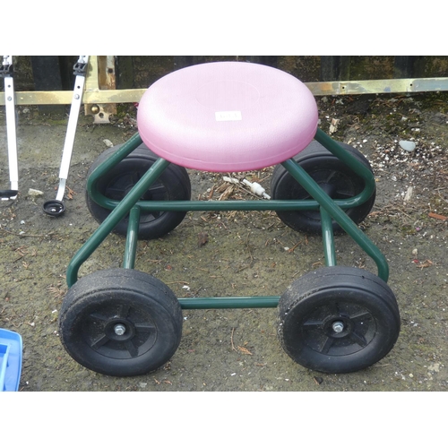 643 - A garden seat on wheels.