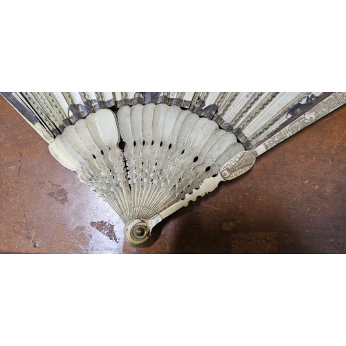 639 - A stunning early 18th Century hand fan, with beautiful hand painted leaf & carved bone segments.