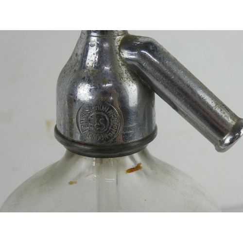 47 - A vintage Grattan & Co Ltd, Belfast soda syphon.