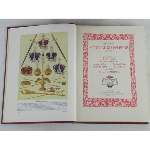 90 - A set of seven leather bound Newnes' Pictorial Knowledge books.