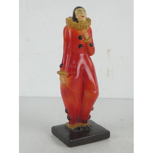 117 - A stunning vintage figure of a clown, number 930 signed to base. Approx. 22cm tall.