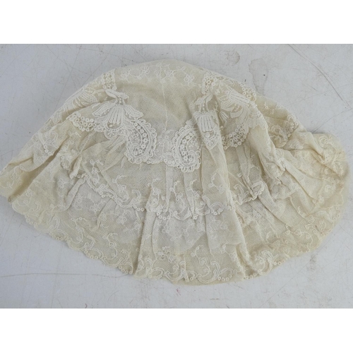 137 - A Victorian lace bonnet.