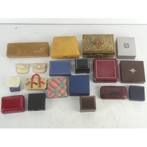 250 - A lot of assorted empty jewellery boxes.