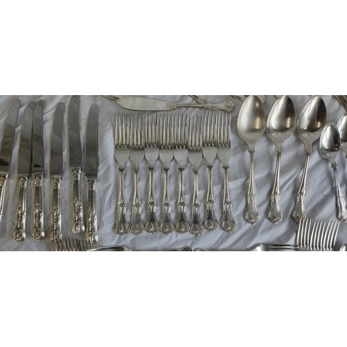 443 - A large lot of Kings Pattern cutlery.