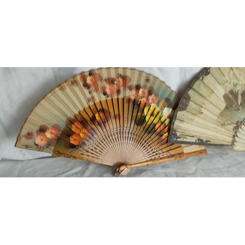 84 - A stunning early 18th Century hand fan, with beautiful hand painted leaf & carved bone segments and ... 