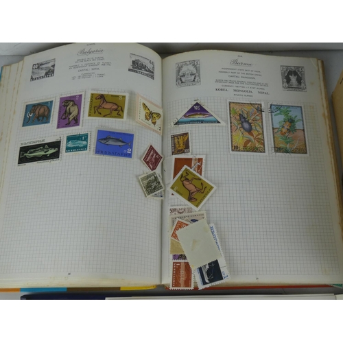 218 - A vintage Royal Mail stamp album book and contents and a Silver Jubilee Stamps of Queen Elizabeth II... 