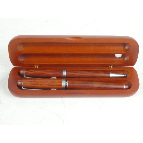 366 - A cased pen set & more.