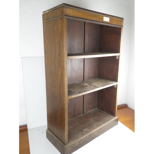 371 - A vintage oak bookcase.