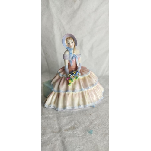 432 - A Royal Doulton figure, Daydreams, model number H.N 1731. (A/F).