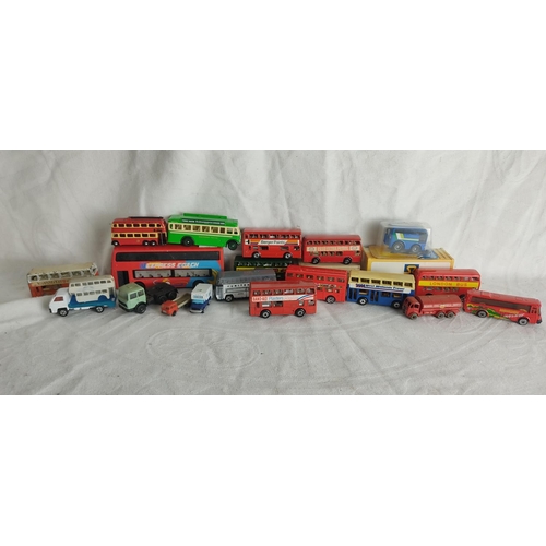 442 - A large collection of model vehicles.