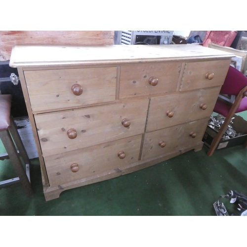 473 - A stunning pine chest of seven drawers.